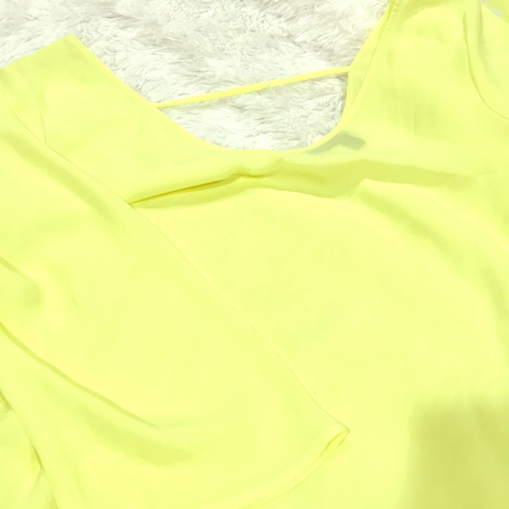 Float yellow top